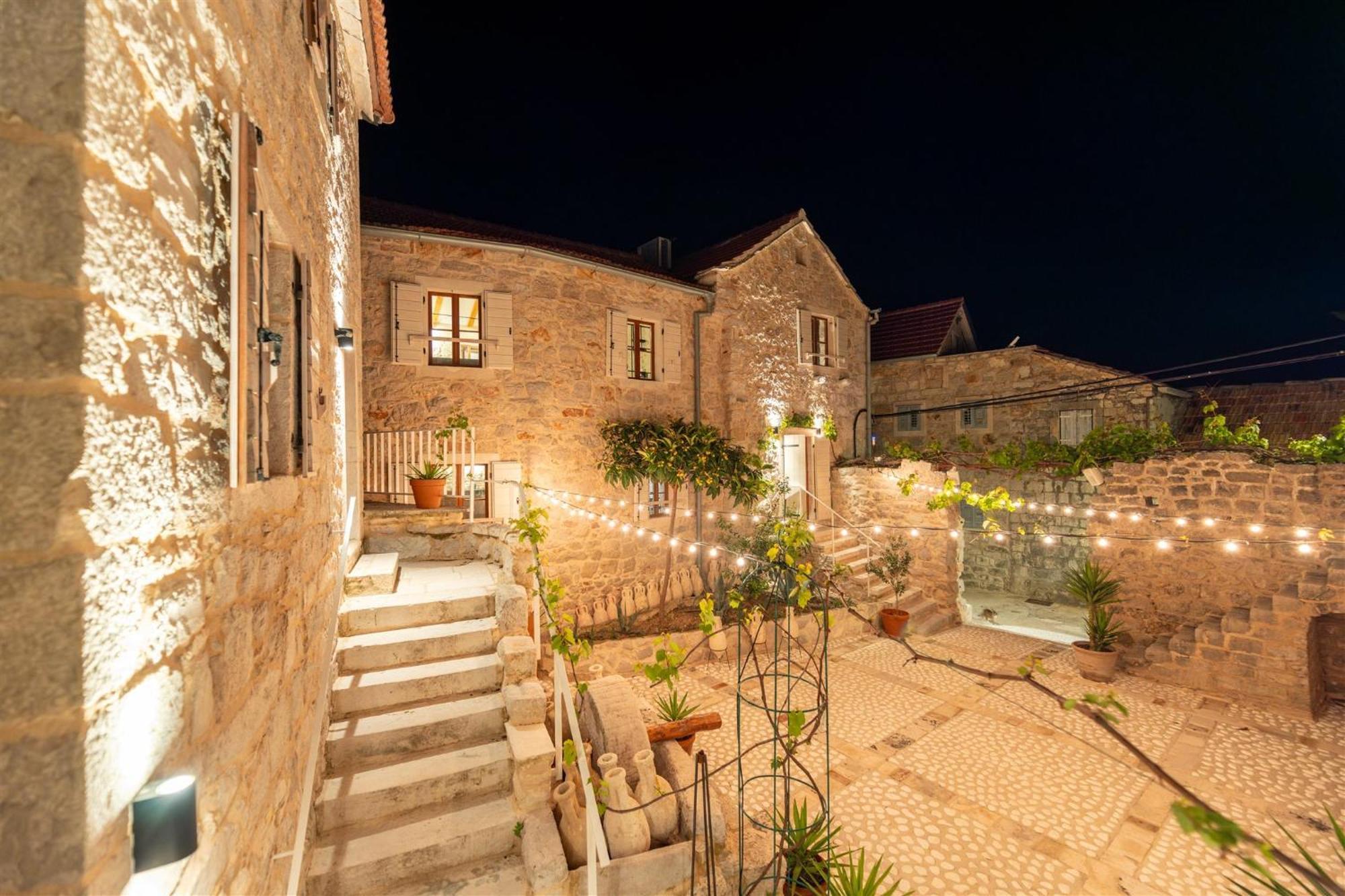 Villa Dvor Pitve Jelsa  Esterno foto